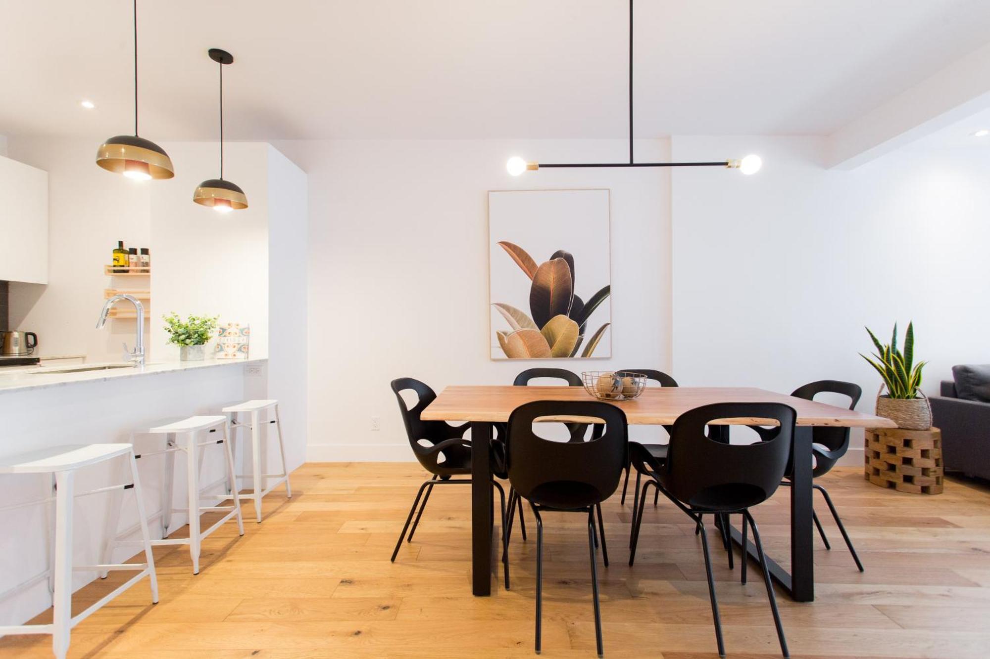 Hip, Stylish Apartment In Little Italy By Den Stays A Montreal Ruang foto