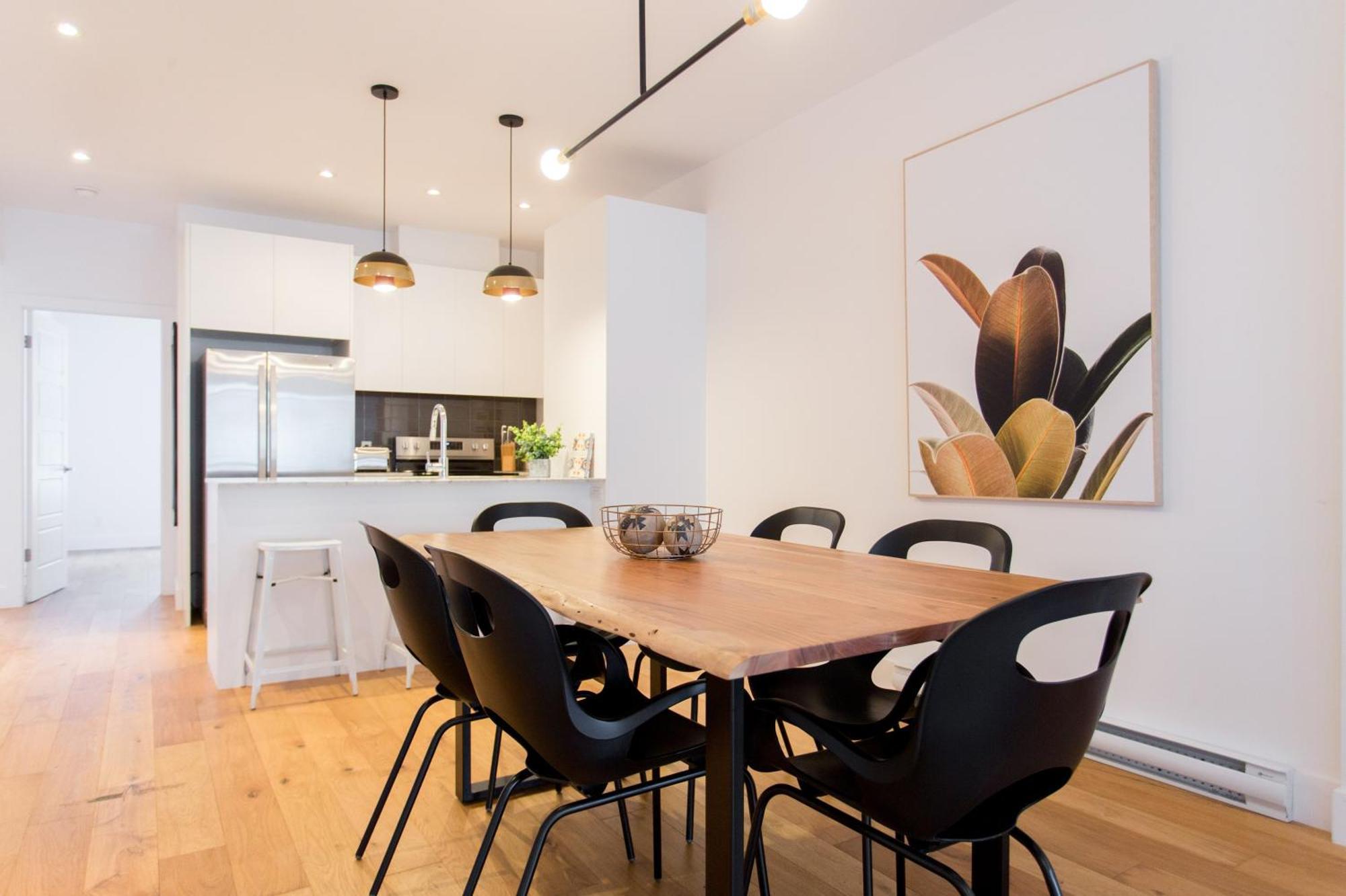 Hip, Stylish Apartment In Little Italy By Den Stays A Montreal Ruang foto